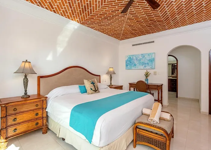 Aventuras Club Laguna Hotel 4*