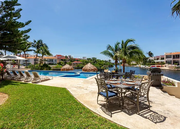 Aventuras Club Laguna Hotel
