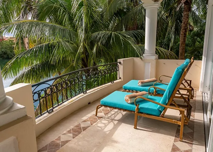 Aventuras Club Laguna Hotel